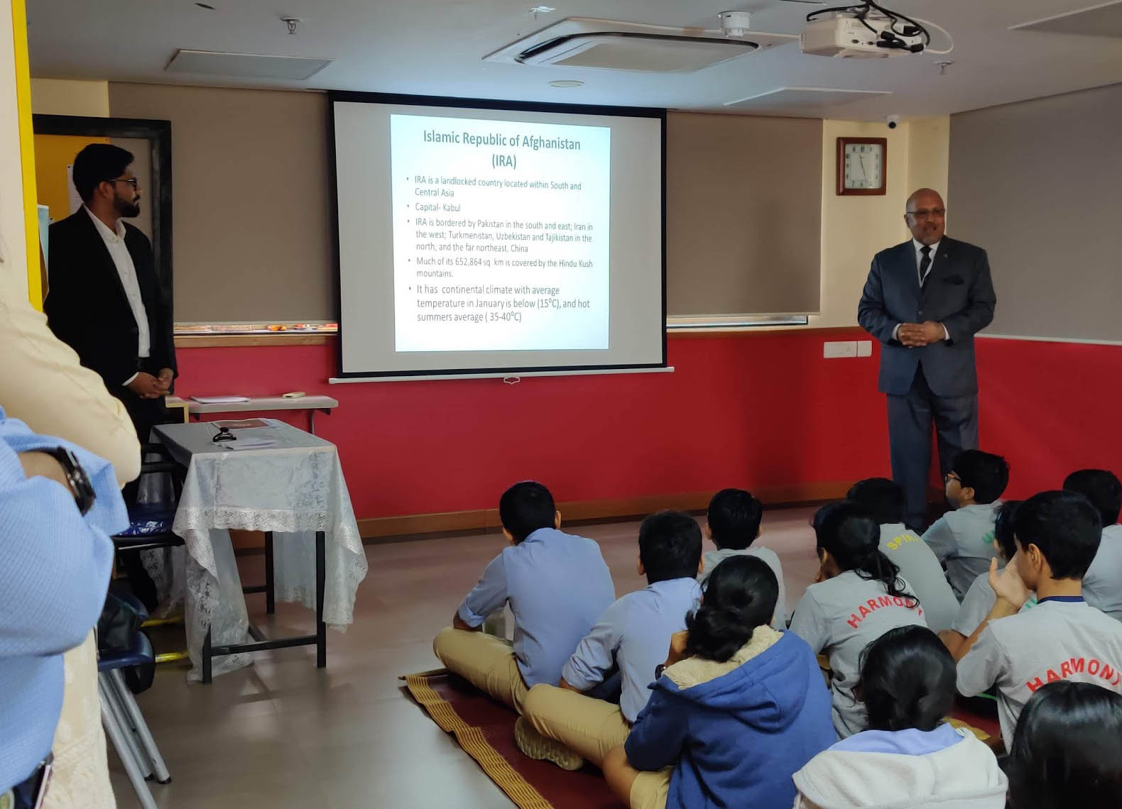 Mr. Saifuddin Nizami, Senior Technical Advisor to the Governor of Kabul spoke on the current economic condition of Afghanistan.